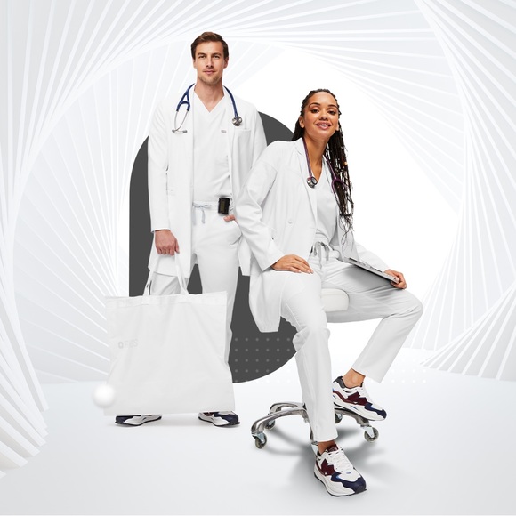 FIGS Lab Coat Bag - Picture 2 of 4